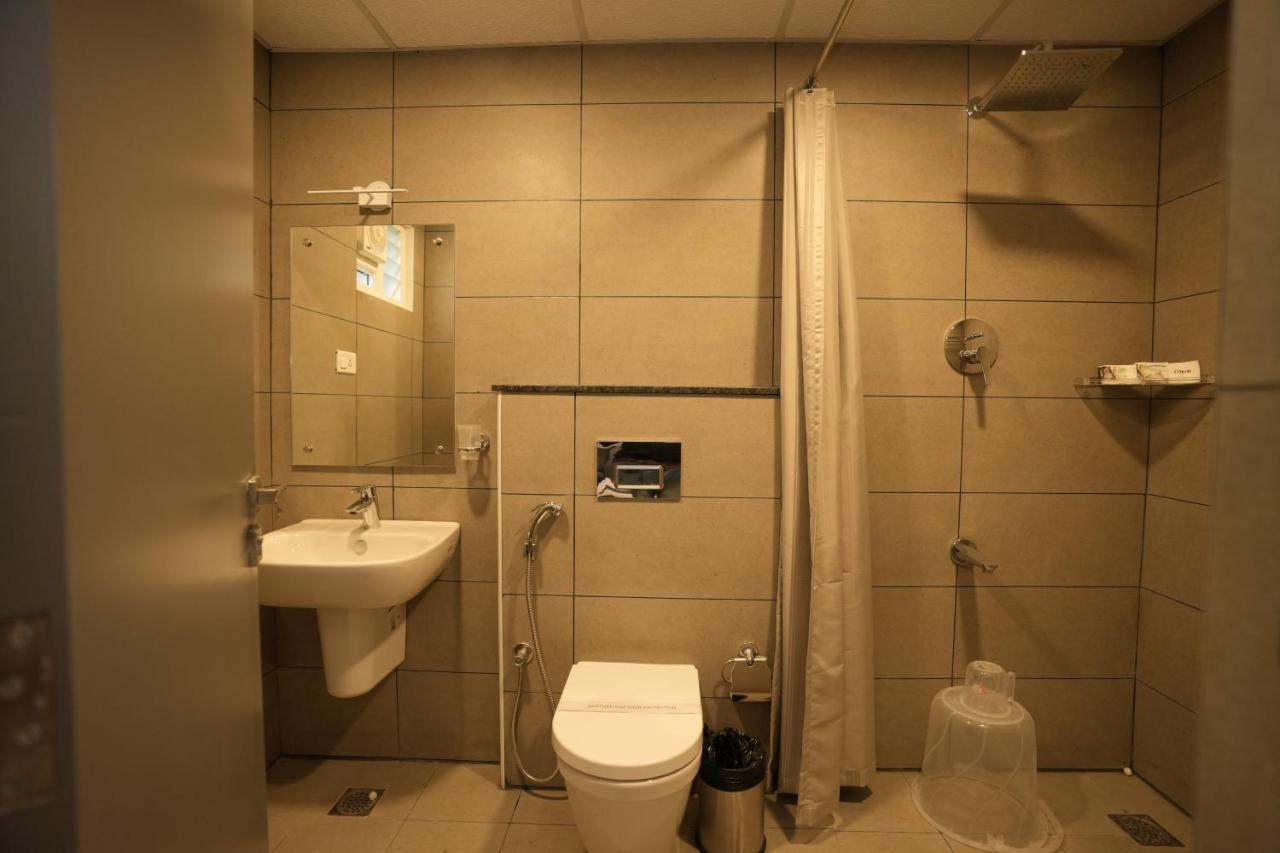 Grand Ganpat Hotel Велор Екстериор снимка