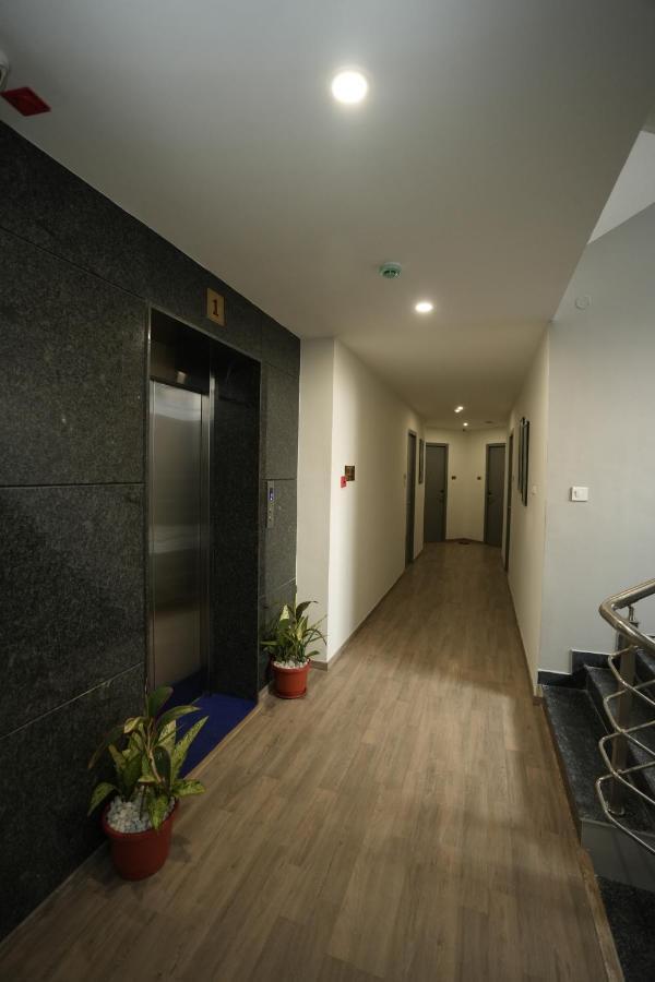 Grand Ganpat Hotel Велор Екстериор снимка