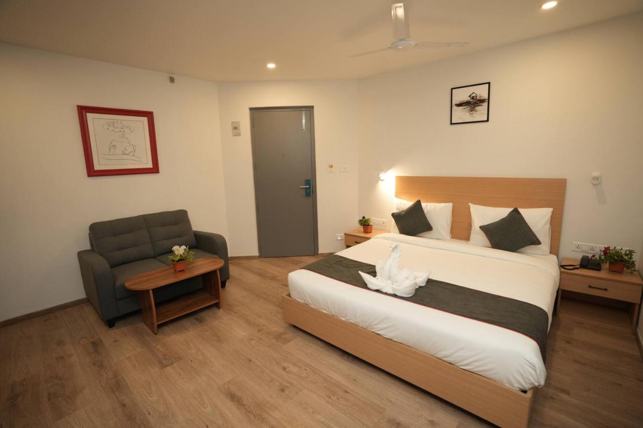 Grand Ganpat Hotel Велор Екстериор снимка